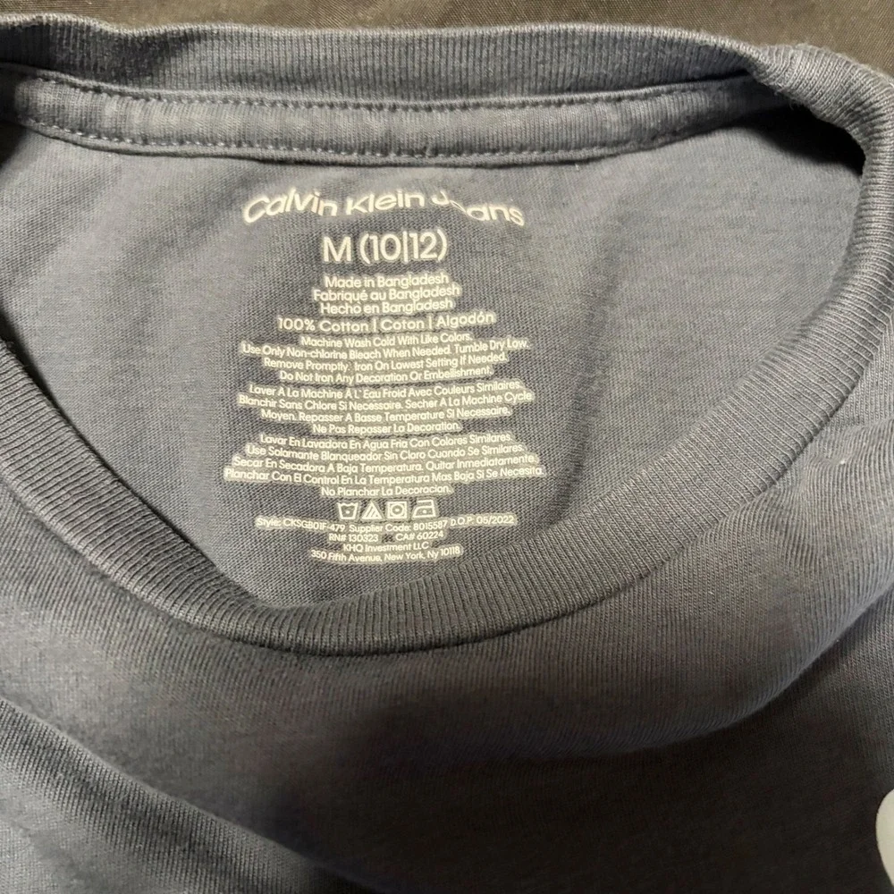 Calvin Klein Jeans Boys M 10-12 Gray Vertical CK Logo Graphic T Shirt Cotton